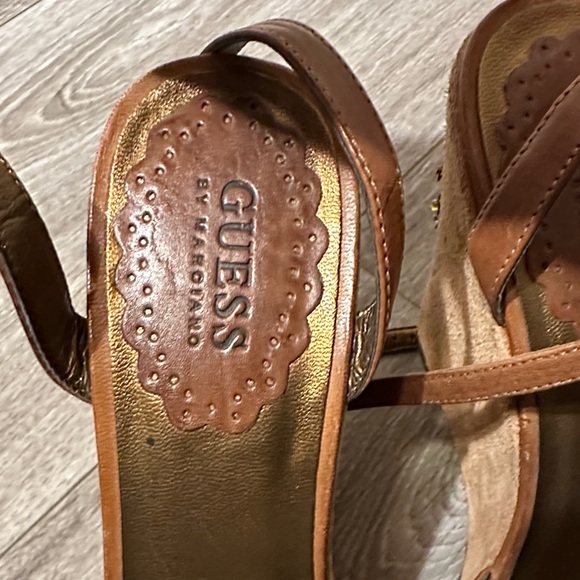 Guess Women's Ilene Wedge Sandals with Colorful Embellishments - Picture 4 of 14